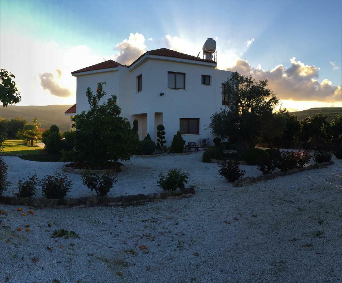Golden Valley Villa Szkúli Kültér fotó